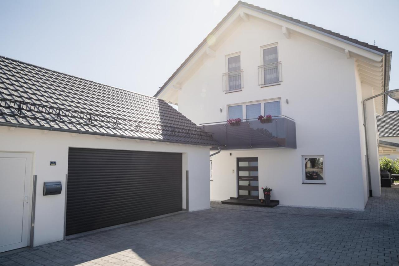 Ferienwohnung Am Zeppelin Hangar FDH Exterior photo