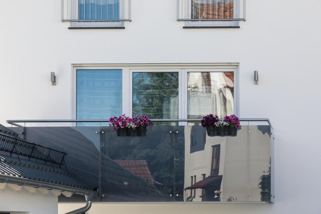 Ferienwohnung Am Zeppelin Hangar FDH Exterior photo