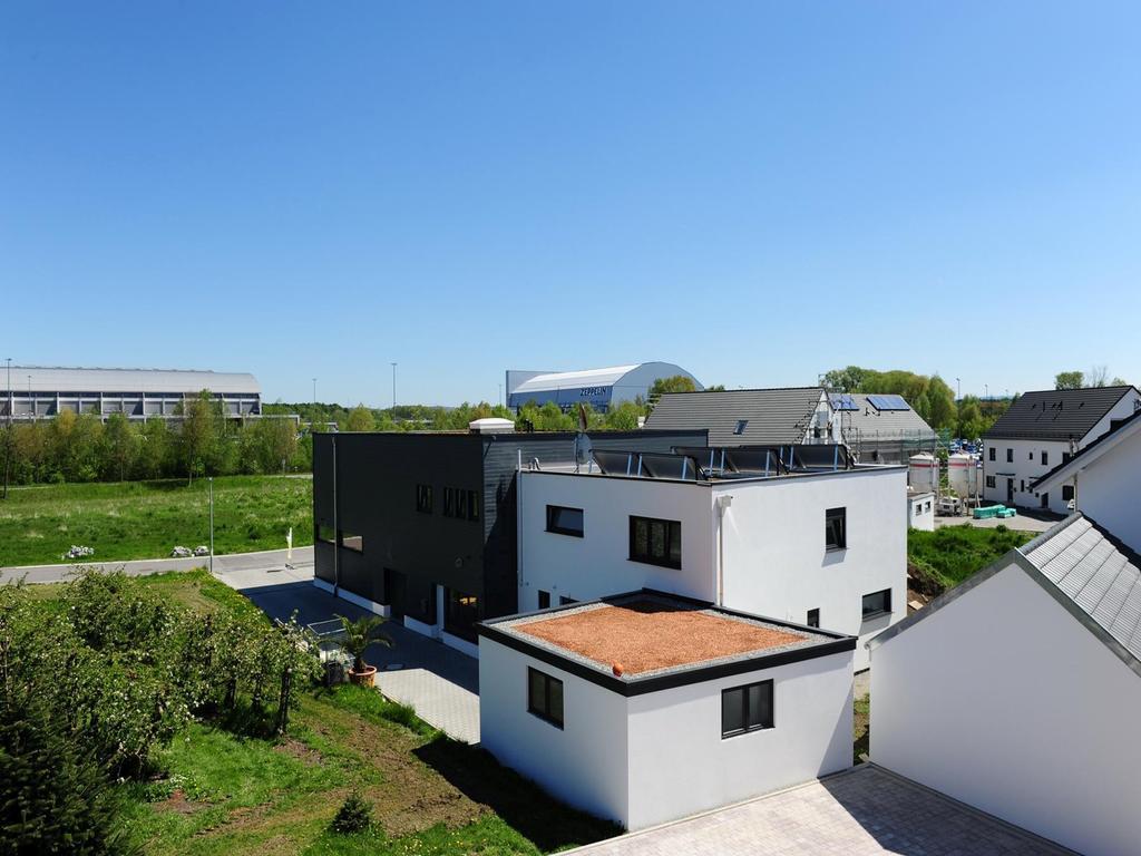 Ferienwohnung Am Zeppelin Hangar FDH Exterior photo
